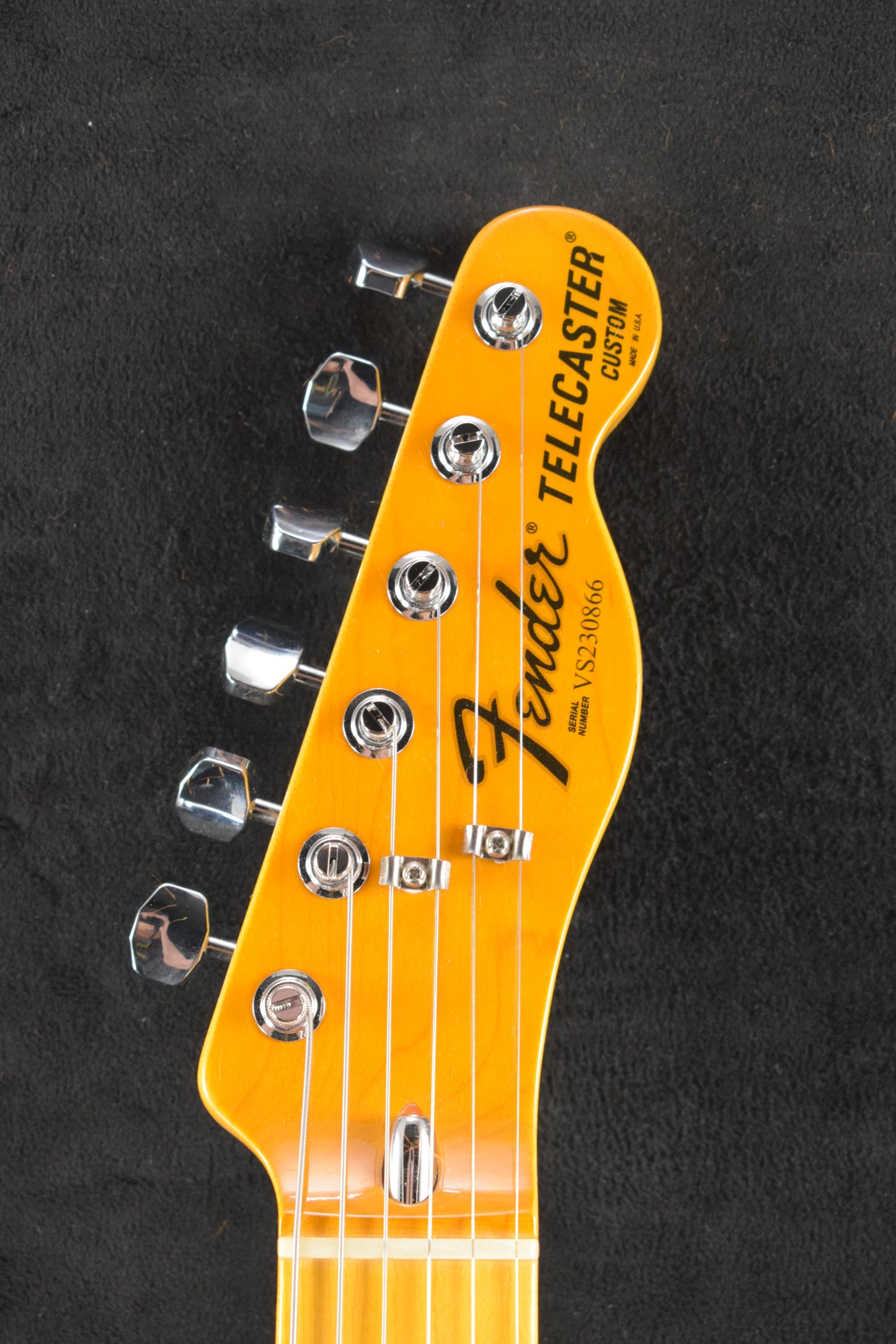 Fender American Vintage II 1977 Telecaster Custom Maple Fingerboard Black
