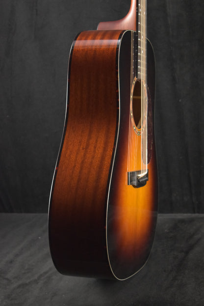 Eastman E2D-DLX-SB Solid Cedar/Sapele Dreadnought Sunburst Truetone Gloss