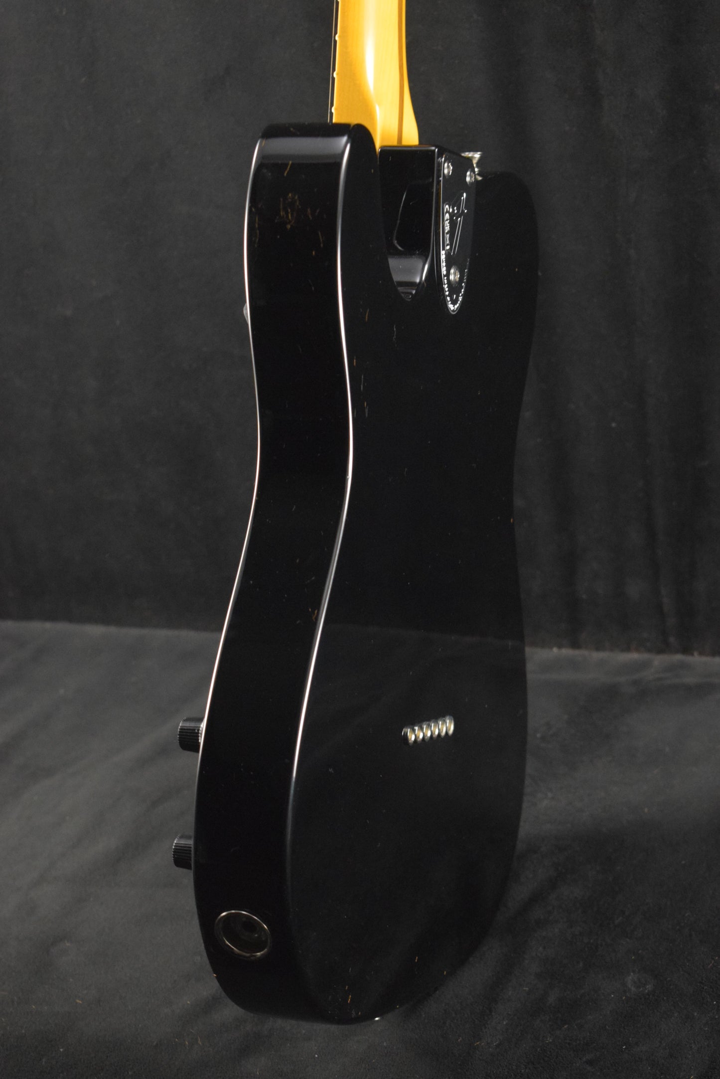 Fender American Vintage II 1977 Telecaster Custom Maple Fingerboard Black