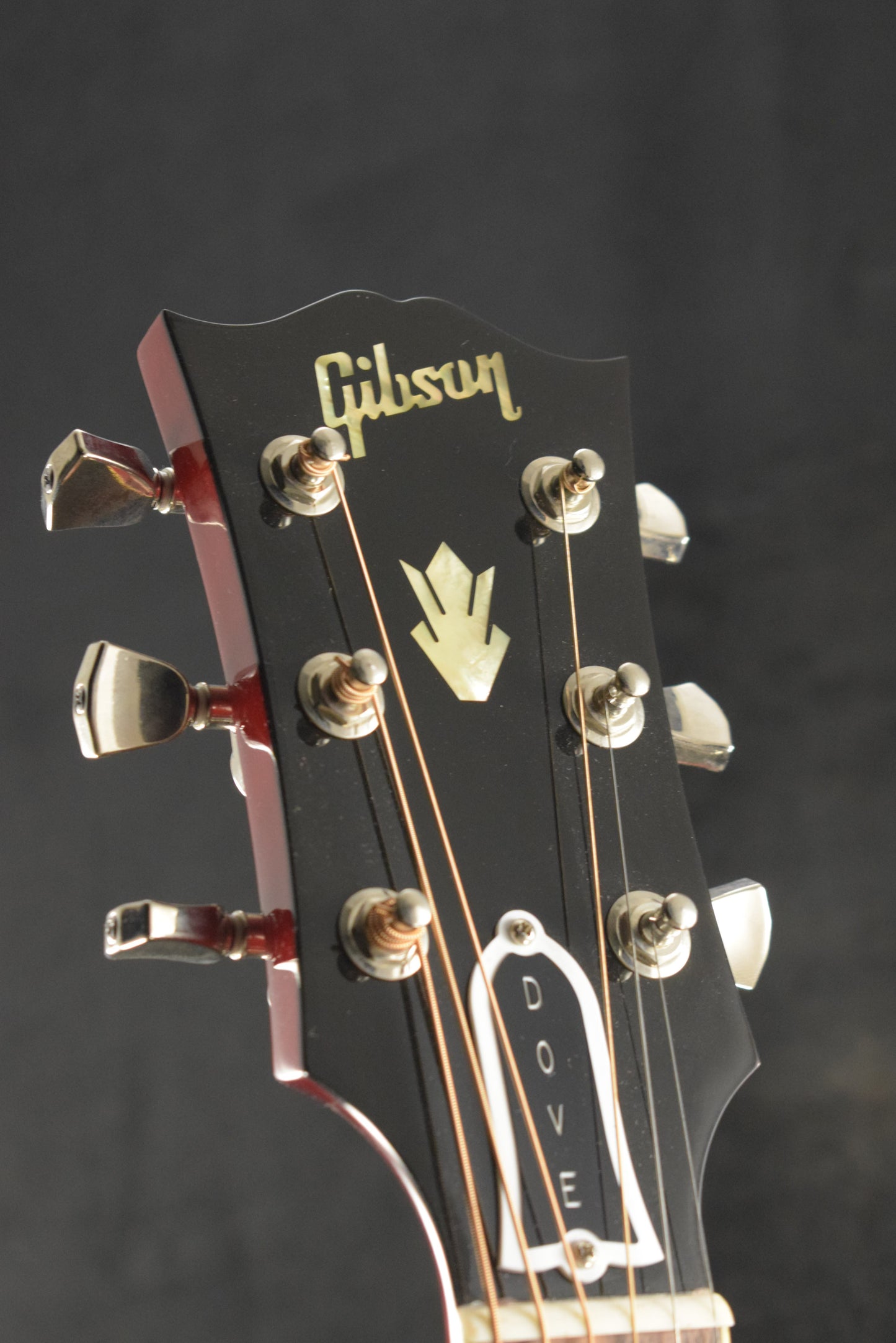 Gibson Dove Original Antique Natural