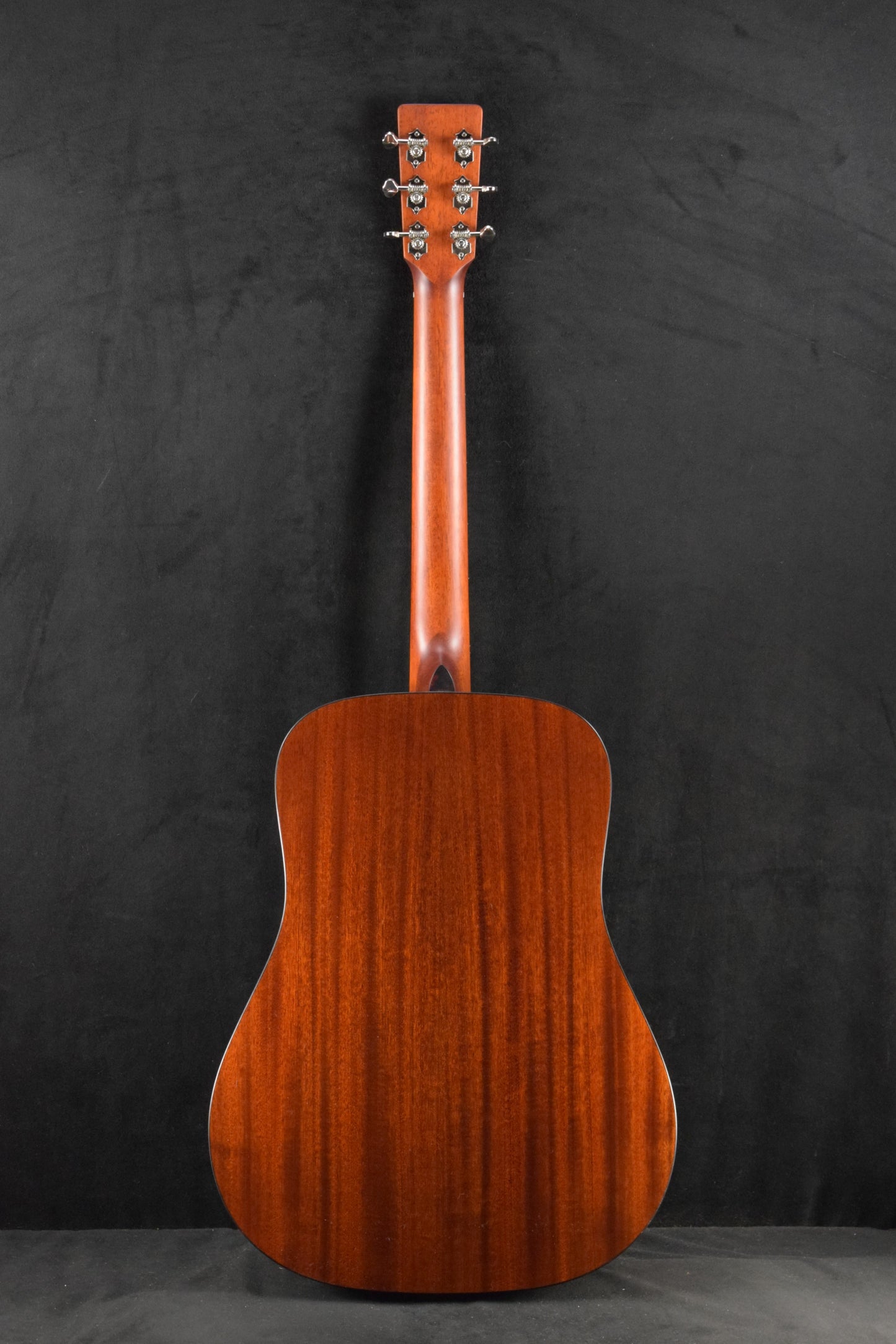 Eastman E2D-DLX-SB Solid Cedar/Sapele Dreadnought Sunburst Truetone Gloss
