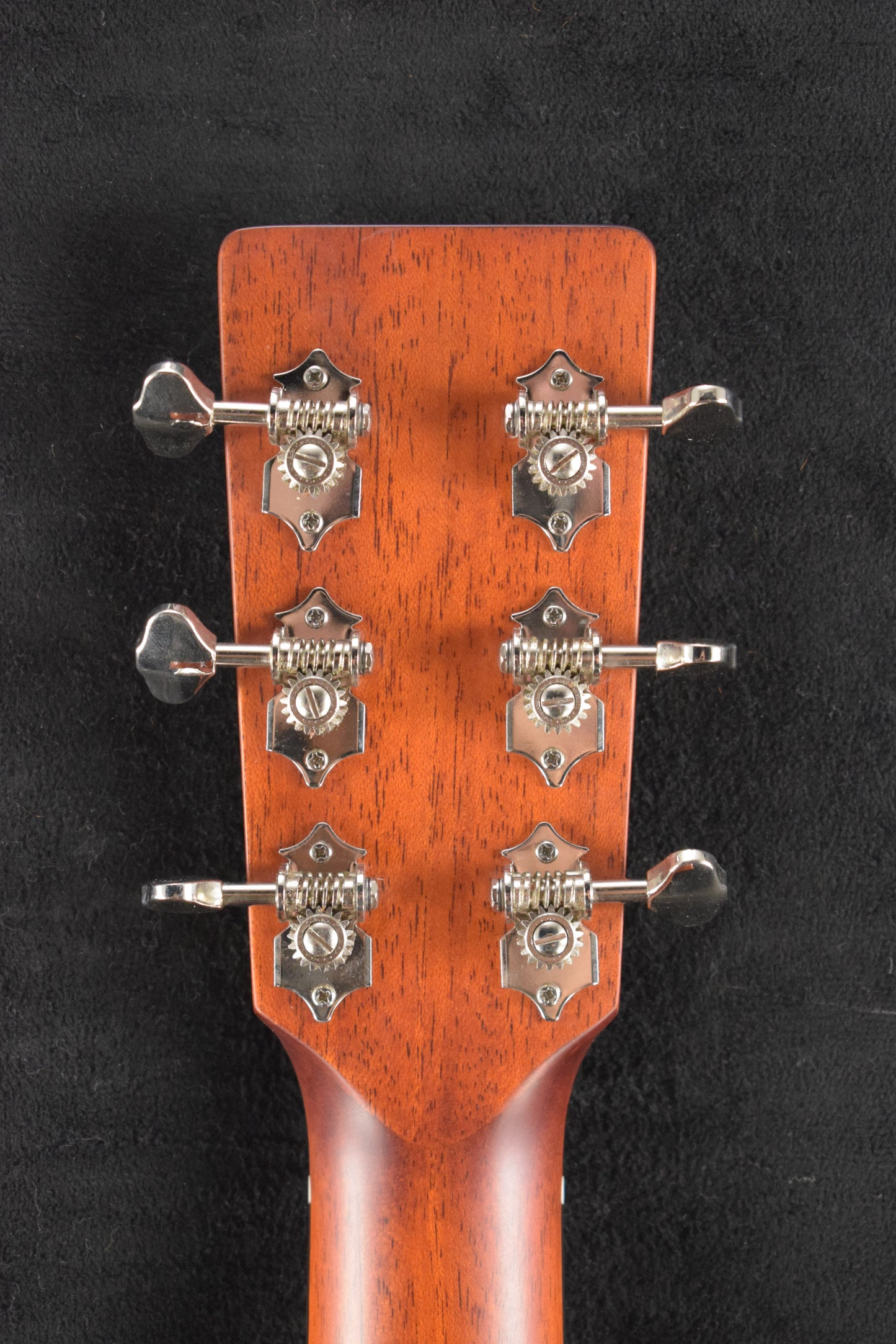 Eastman E2D-DLX-SB Solid Cedar/Sapele Dreadnought Sunburst Truetone Gloss