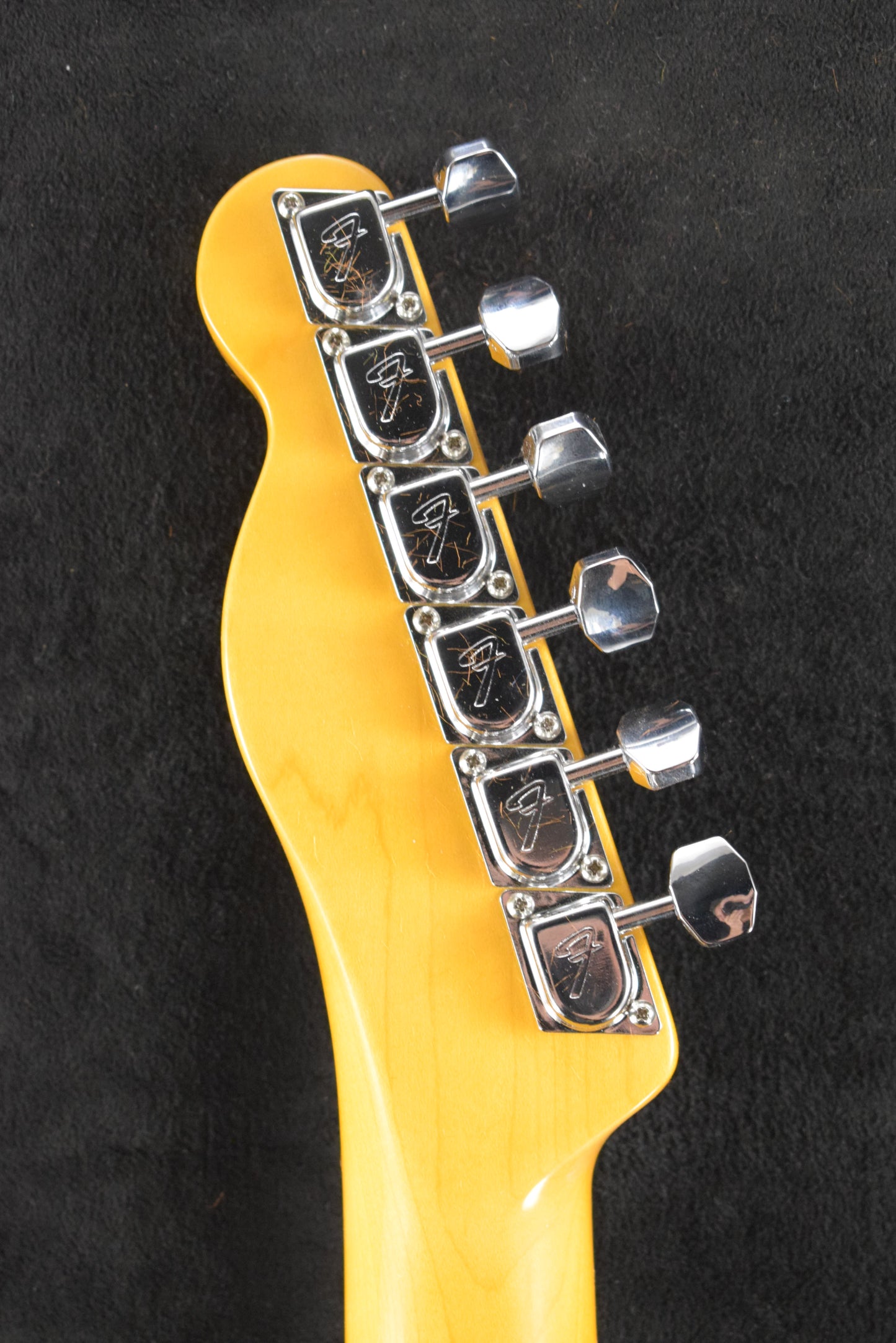 Fender American Vintage II 1977 Telecaster Custom Maple Fingerboard Black