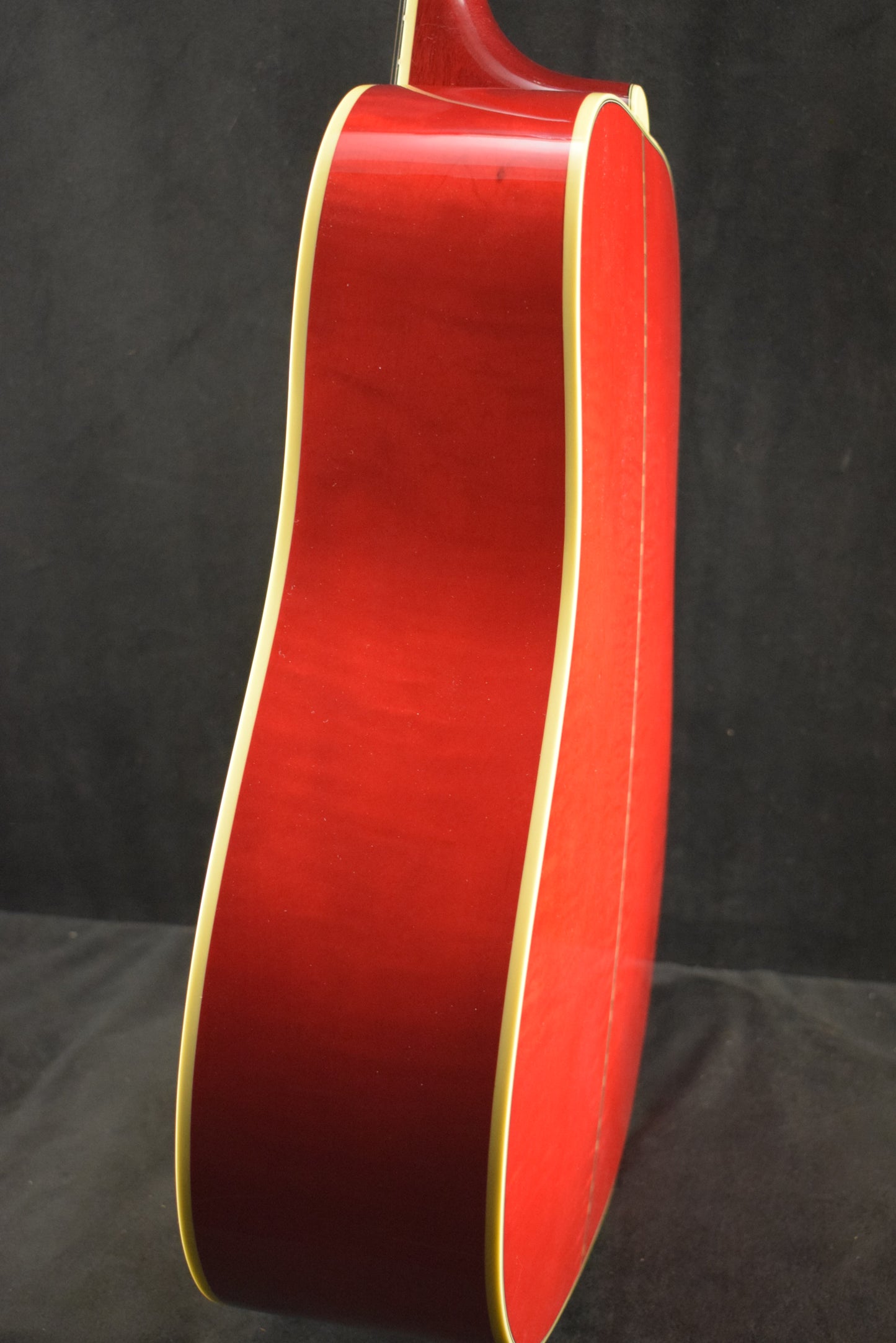 Gibson Dove Original Antique Natural