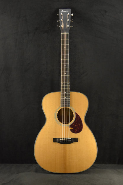 Eastman E3OM-DLX Acoustic Electric Orchestra Model Natural Truetone Gloss