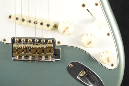 Fender Limited Edition '69 Stratocaster Journeyman Relic - Aged Firemist Silver