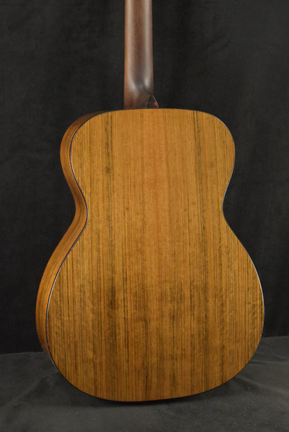 Eastman E3OM-DLX Acoustic Electric Orchestra Model Natural Truetone Gloss