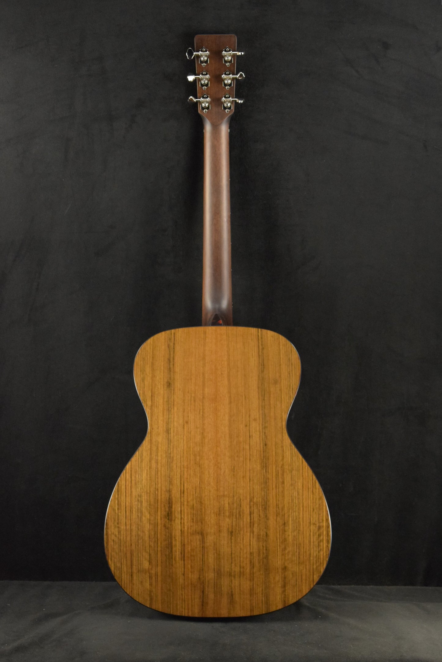 Eastman E3OM-DLX Acoustic Electric Orchestra Model Natural Truetone Gloss