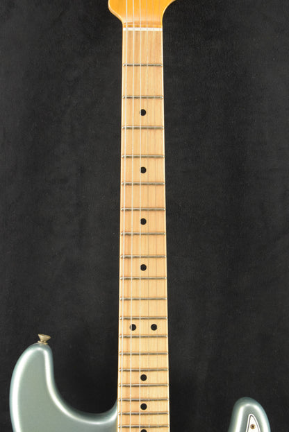 Fender Limited Edition '69 Stratocaster Journeyman Relic - Aged Firemist Silver