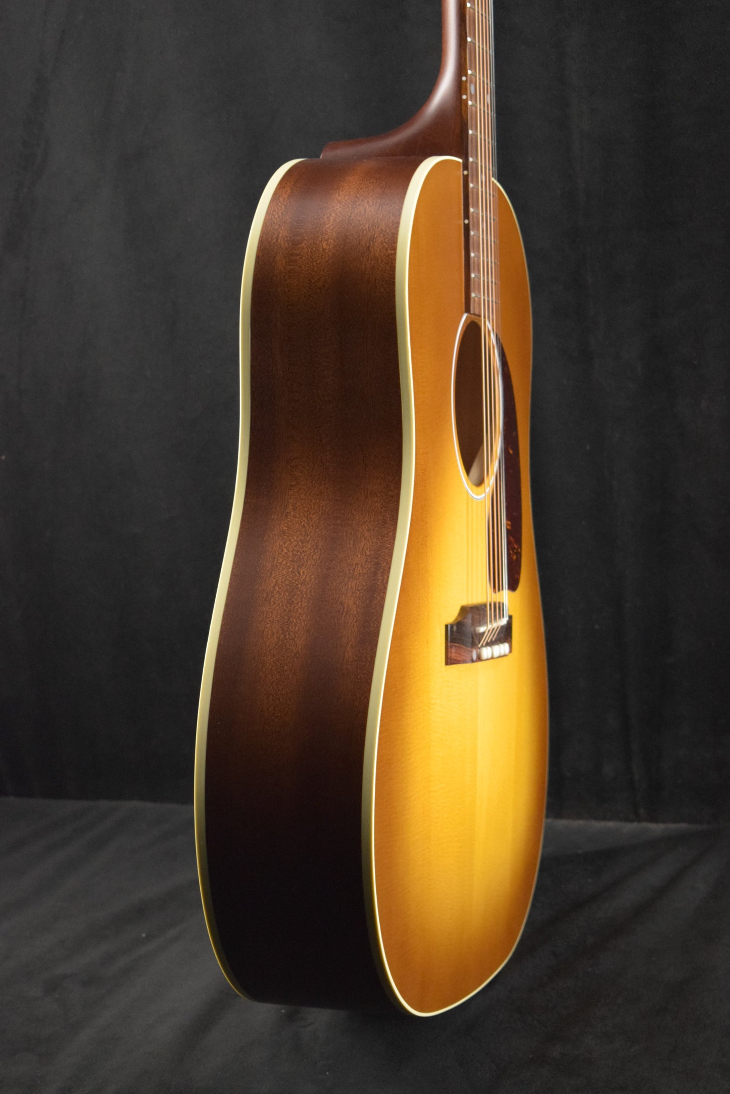 Gibson J-45 Special Satin Honey Burst