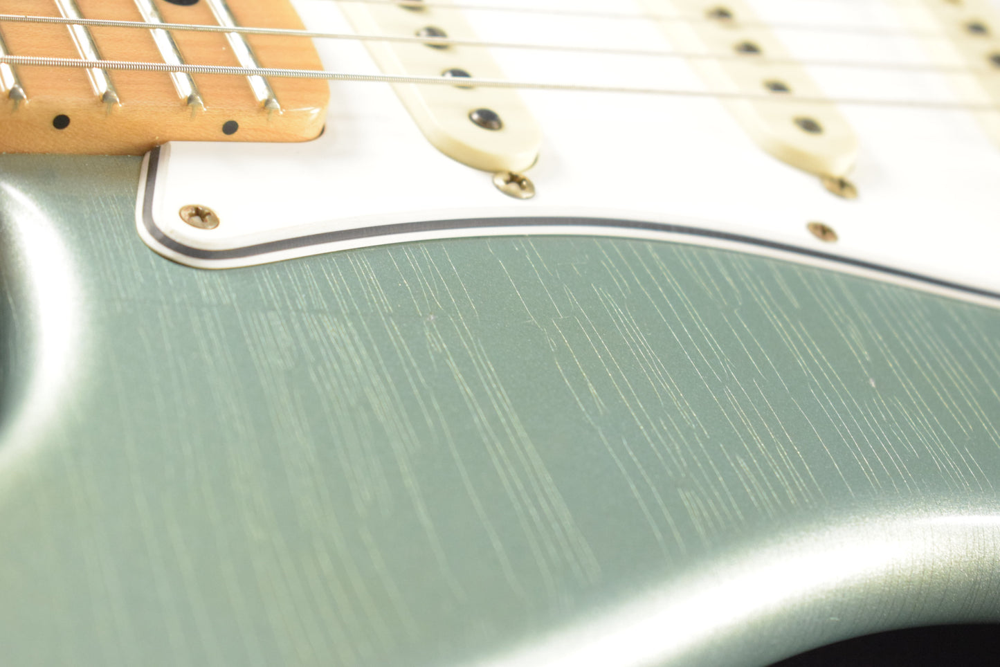 Fender Limited Edition '69 Stratocaster Journeyman Relic - Aged Firemist Silver