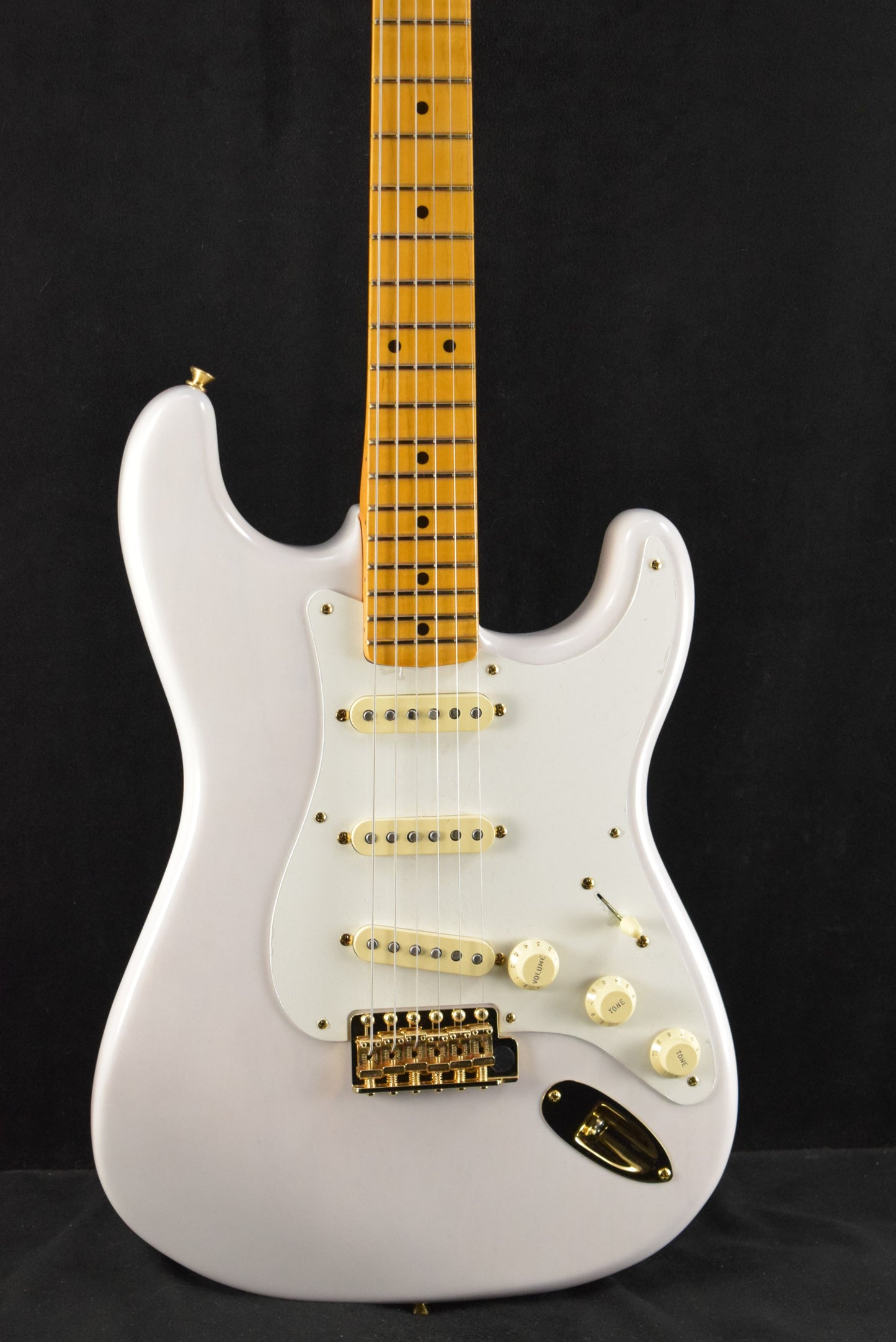 Fender Limited Edition American Vintage II 1957 Stratocaster Flame Maple Fingerboard White Blonde