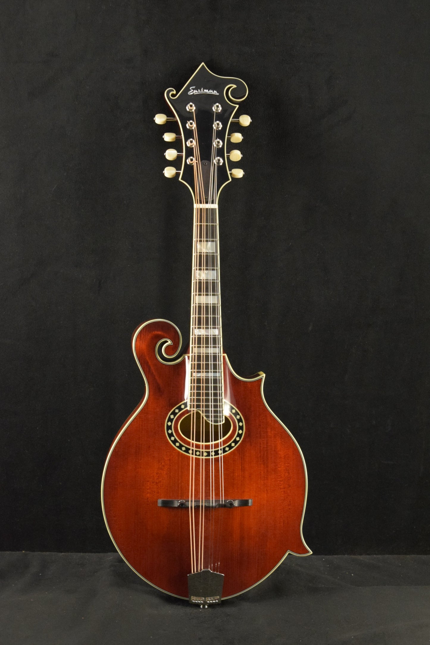 Eastman MD614 F-Style Oval-Hole Electric Mandolin Classic Gloss