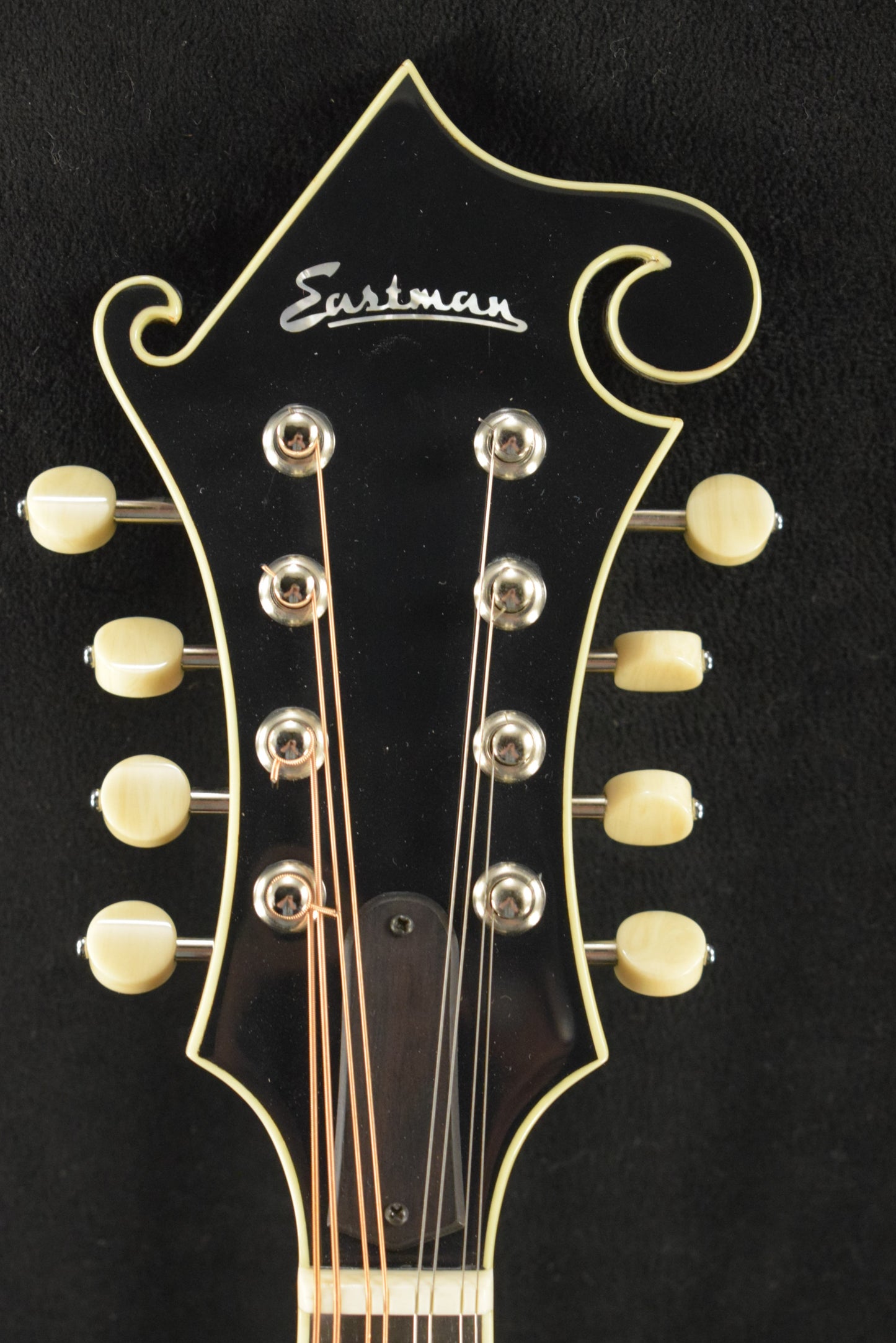 Eastman MD614 F-Style Oval-Hole Electric Mandolin Classic Gloss