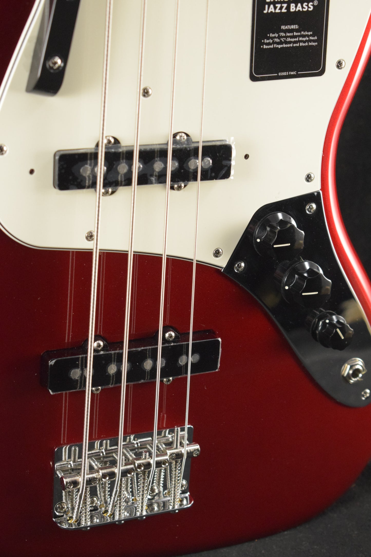 Fender Vintera III Early '70s Jazz Bass Candy Apple Red Rosewood Fingerboard