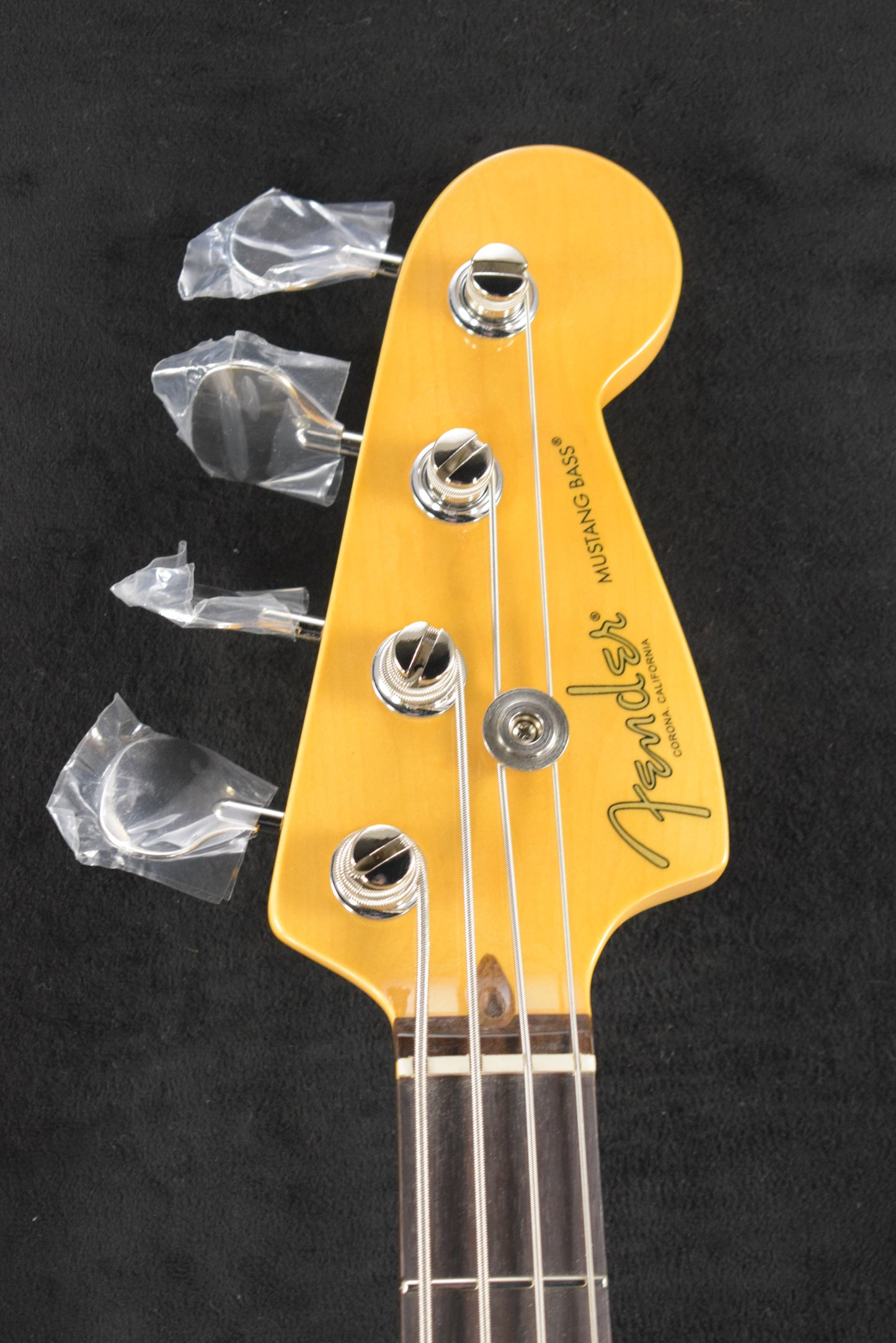 Fender American Professional Classic Mustang Bass 3-Color Sunburst Rosewood Fingerboard
