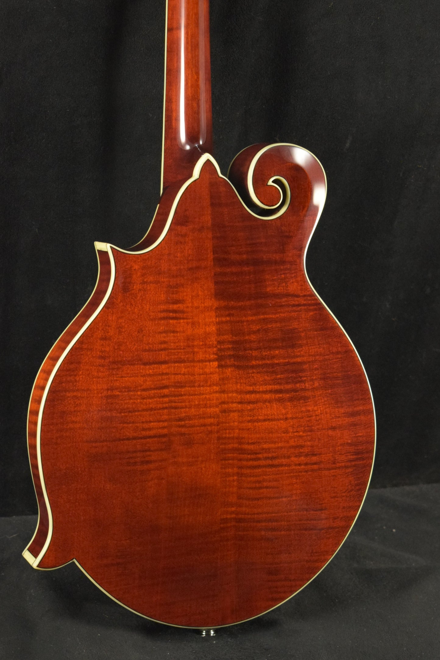 Eastman MD614 F-Style Oval-Hole Electric Mandolin Classic Gloss