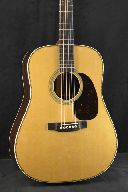 Martin HD-28 Gloss
