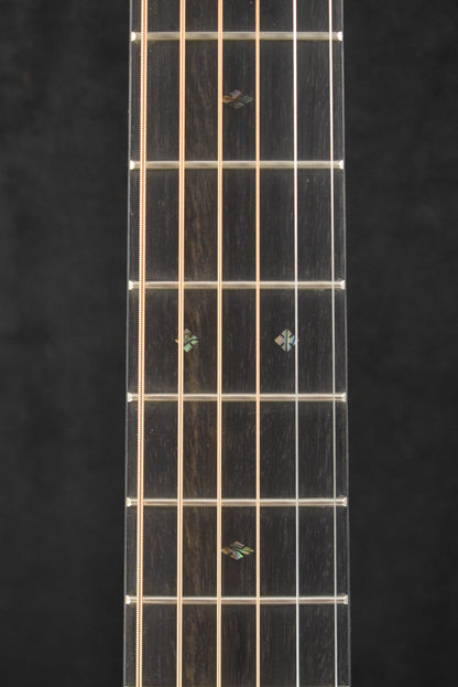 Martin HD-28 Gloss