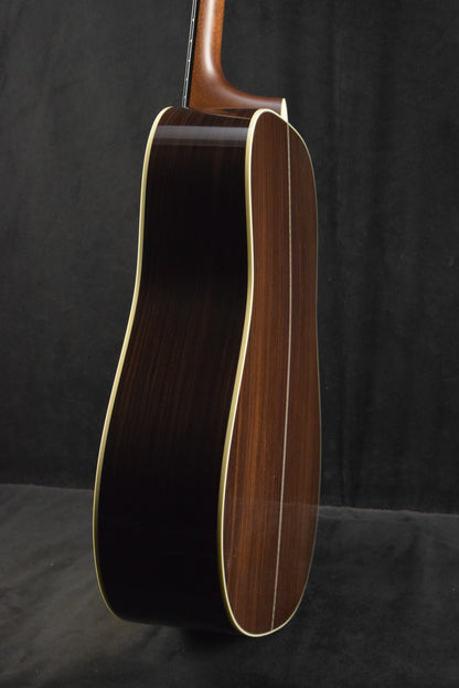 Martin HD-28 Gloss