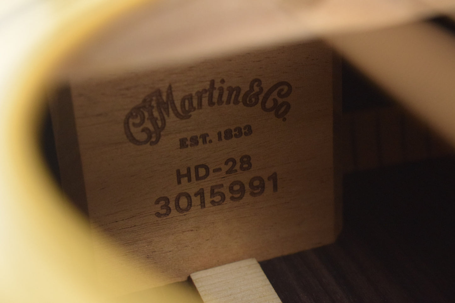 Martin HD-28 Gloss