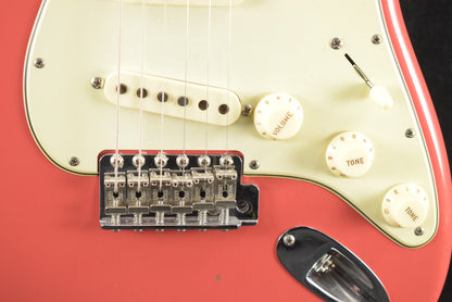 Fender '64 Stratocaster Journeyman Relic w/Closet Classic Hardware - Faded Aged Fiesta Red