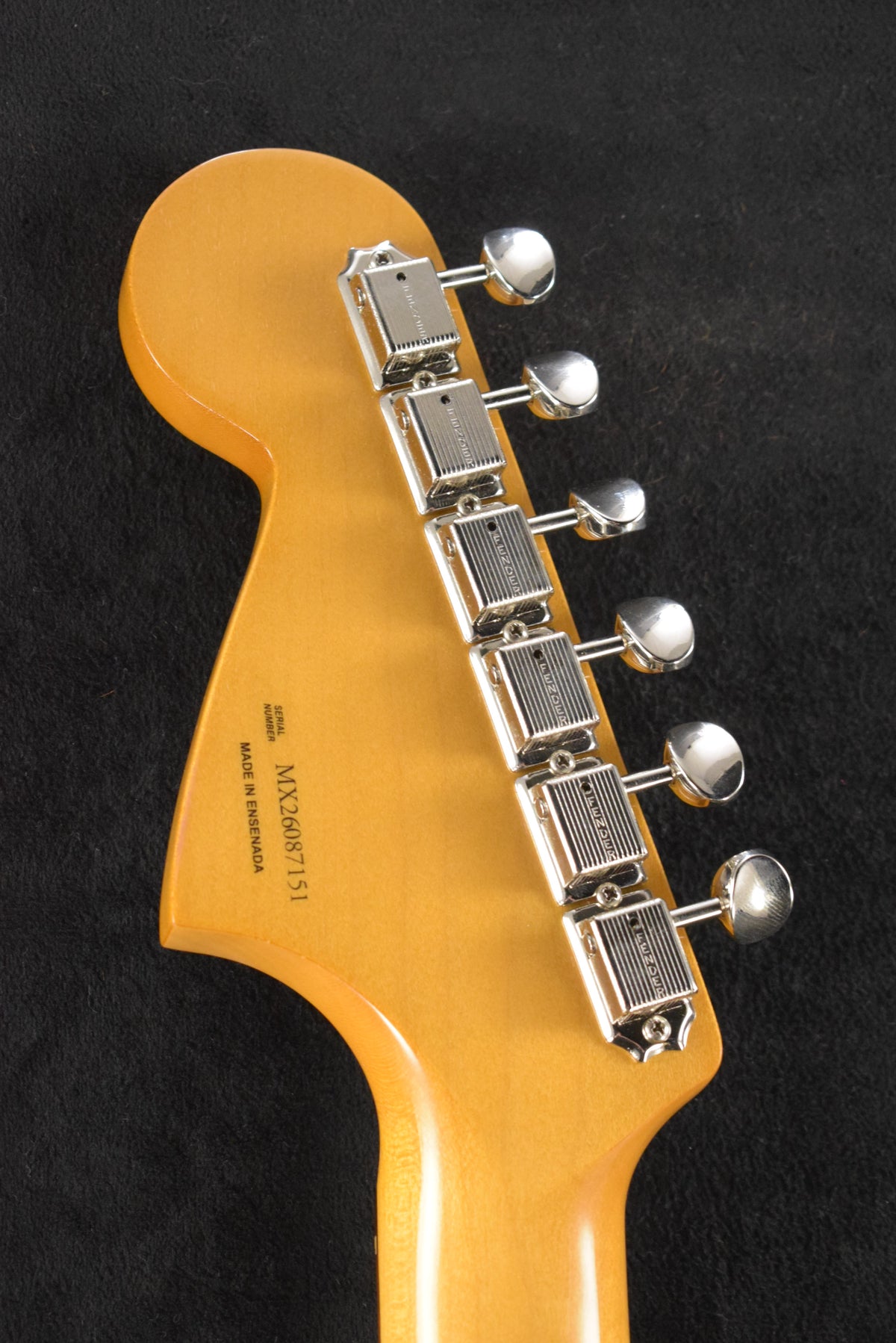 Fender Vintera III Mid '60s Jaguar Shell Pink Rosewood Fingerboard
