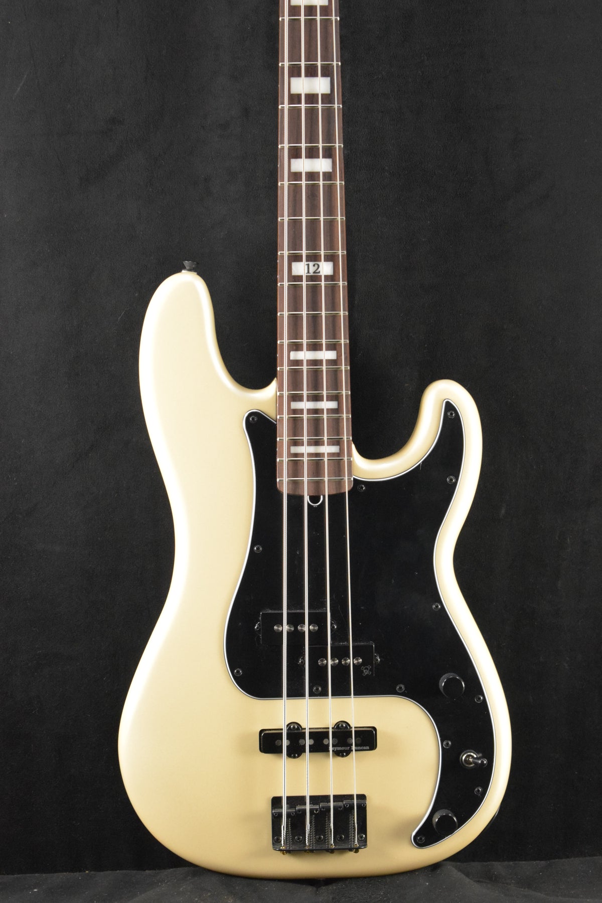 Fender Duff McKagan Deluxe Precision Bass White Pearl Rosewood Fingerboard