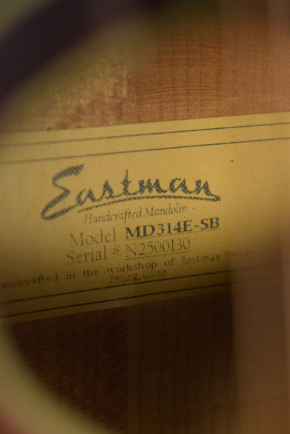 Eastman MD314E-SB F-Style Oval-Hole Electric Mandolin Sunburst Satin Finish