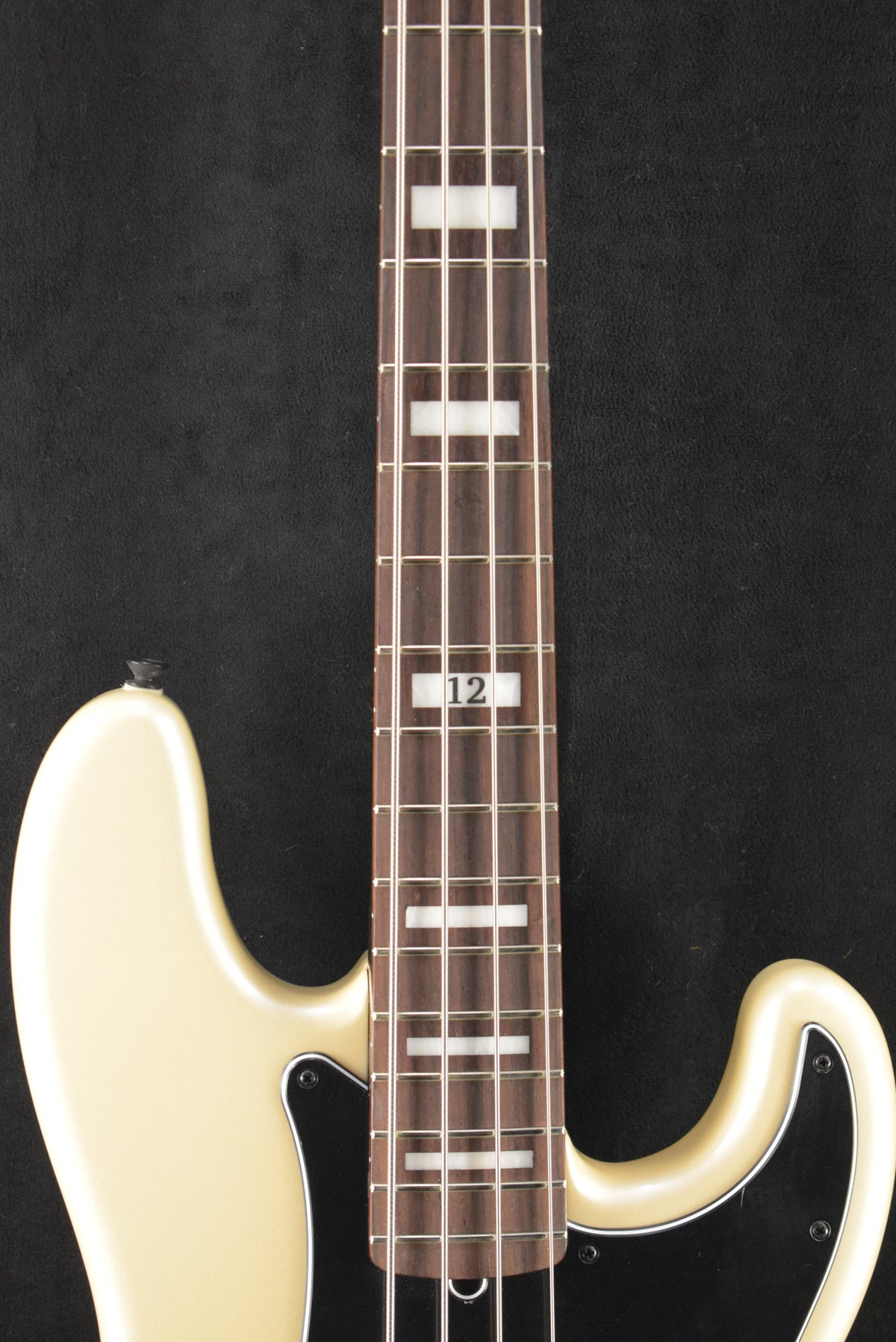 Fender Duff McKagan Deluxe Precision Bass White Pearl Rosewood Fingerboard