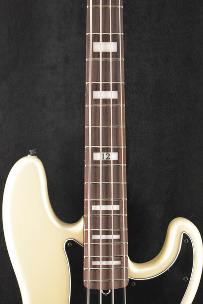 Fender Duff McKagan Deluxe Precision Bass White Pearl Rosewood Fingerboard