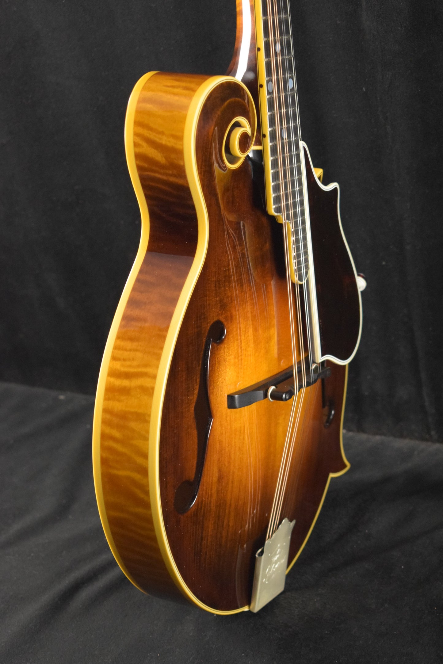 Gibson Custom 1923 F-5 Master Model Reissue Cremona Burst