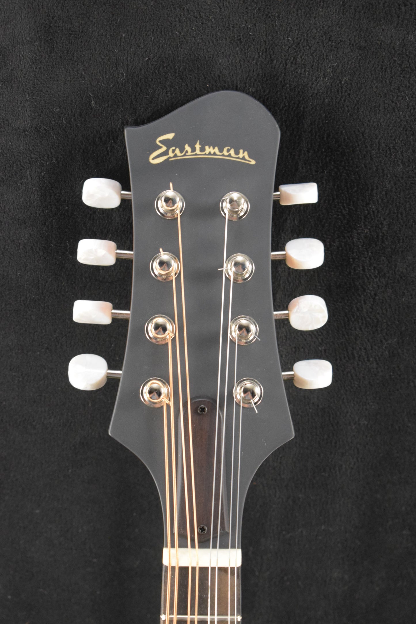Eastman MD304E-SB A-Style Oval-Hole Electric Mandolin Sunburst Satin Finish