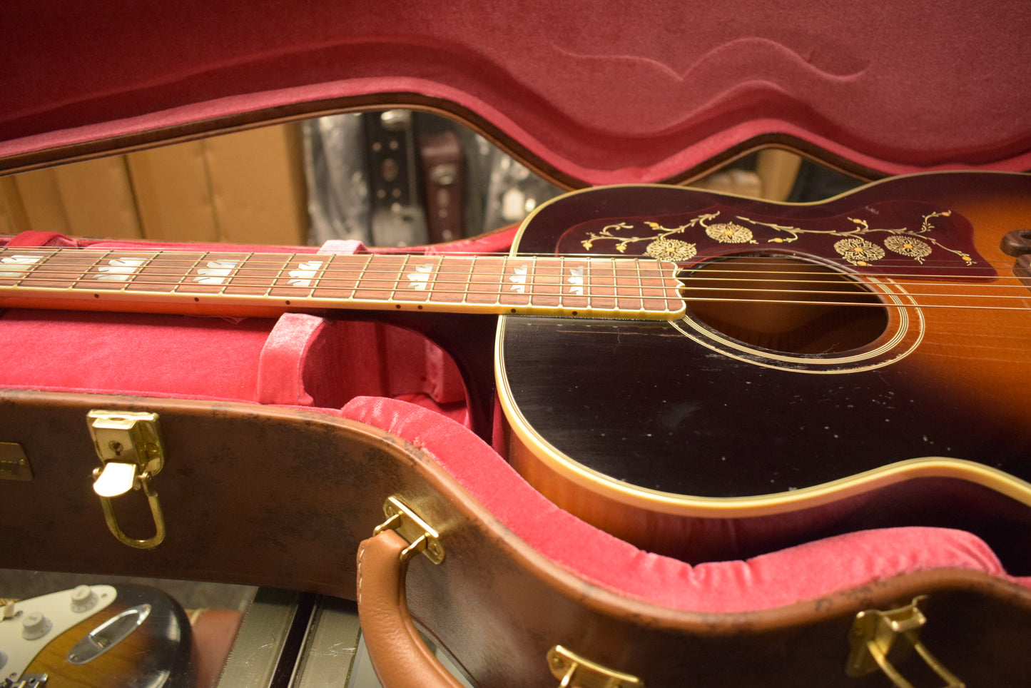 Gibson Murphy Lab 1957 SJ-200 Vintage Sunburst Light Aged