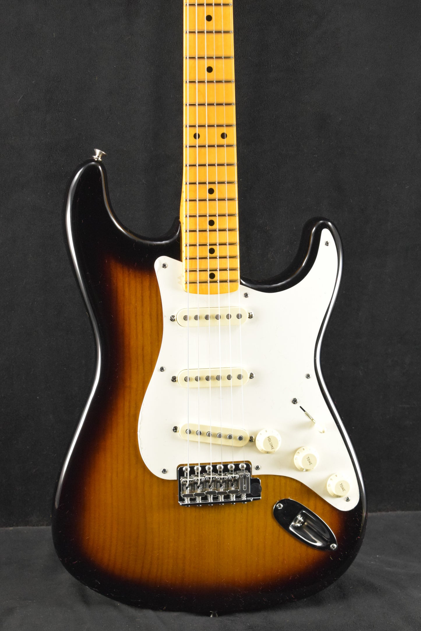 Fender Stories Collection Eric Johnson 1954 “Virginia” Stratocaster Maple Fingerboard 2-Color Sunburst