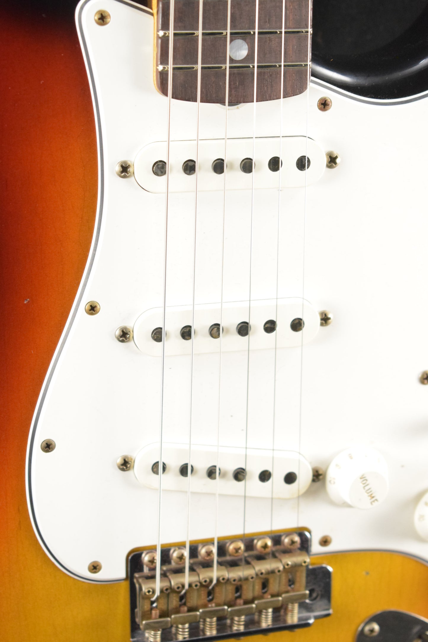 Fender Custom Shop 1969 Stratocaster Journeyman Relic 3-Color Sunburst