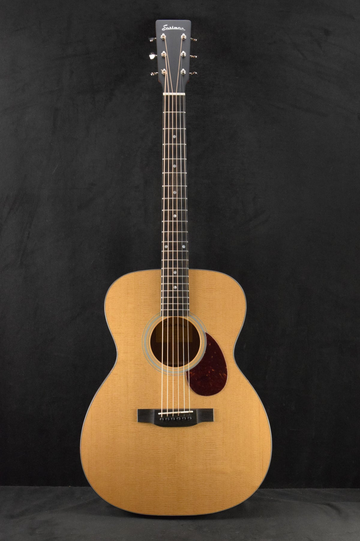 Eastman E1OM Solid Sitka Spruce/Sapele Orchestra Model Natural Truetone Satin