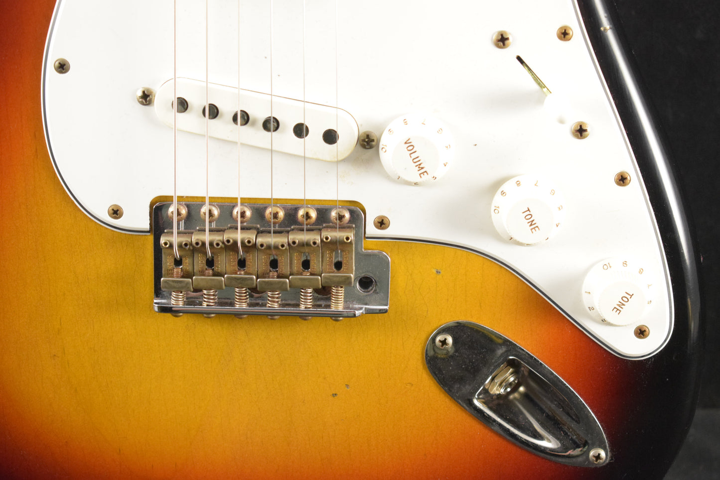 Fender Custom Shop 1969 Stratocaster Journeyman Relic 3-Color Sunburst