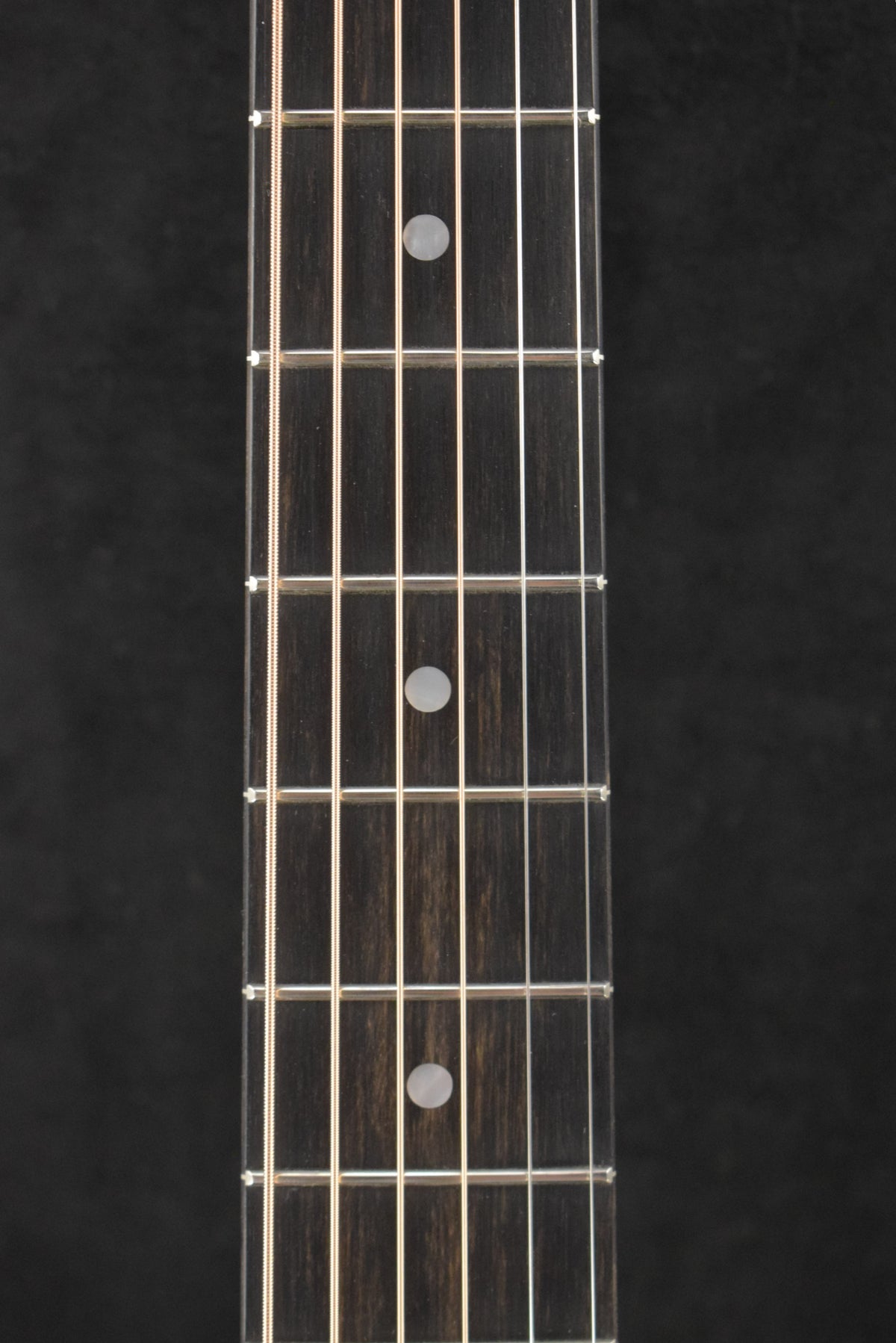 Eastman E1OM Solid Sitka Spruce/Sapele Orchestra Model Natural Truetone Satin