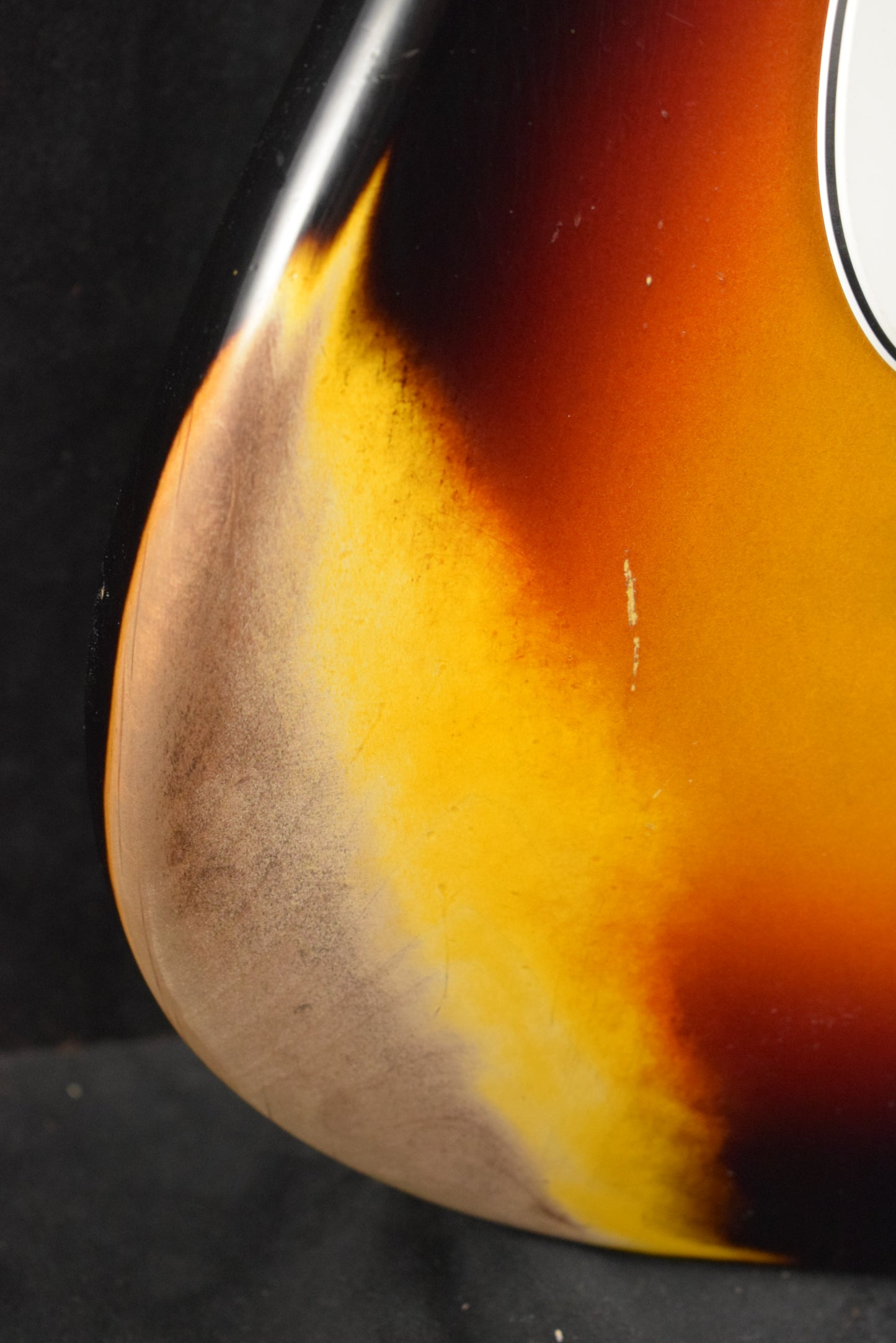 Fender 1969 Stratocaster Heavy Relic Aged Target 3-Color Sunburst with Matching Headcap