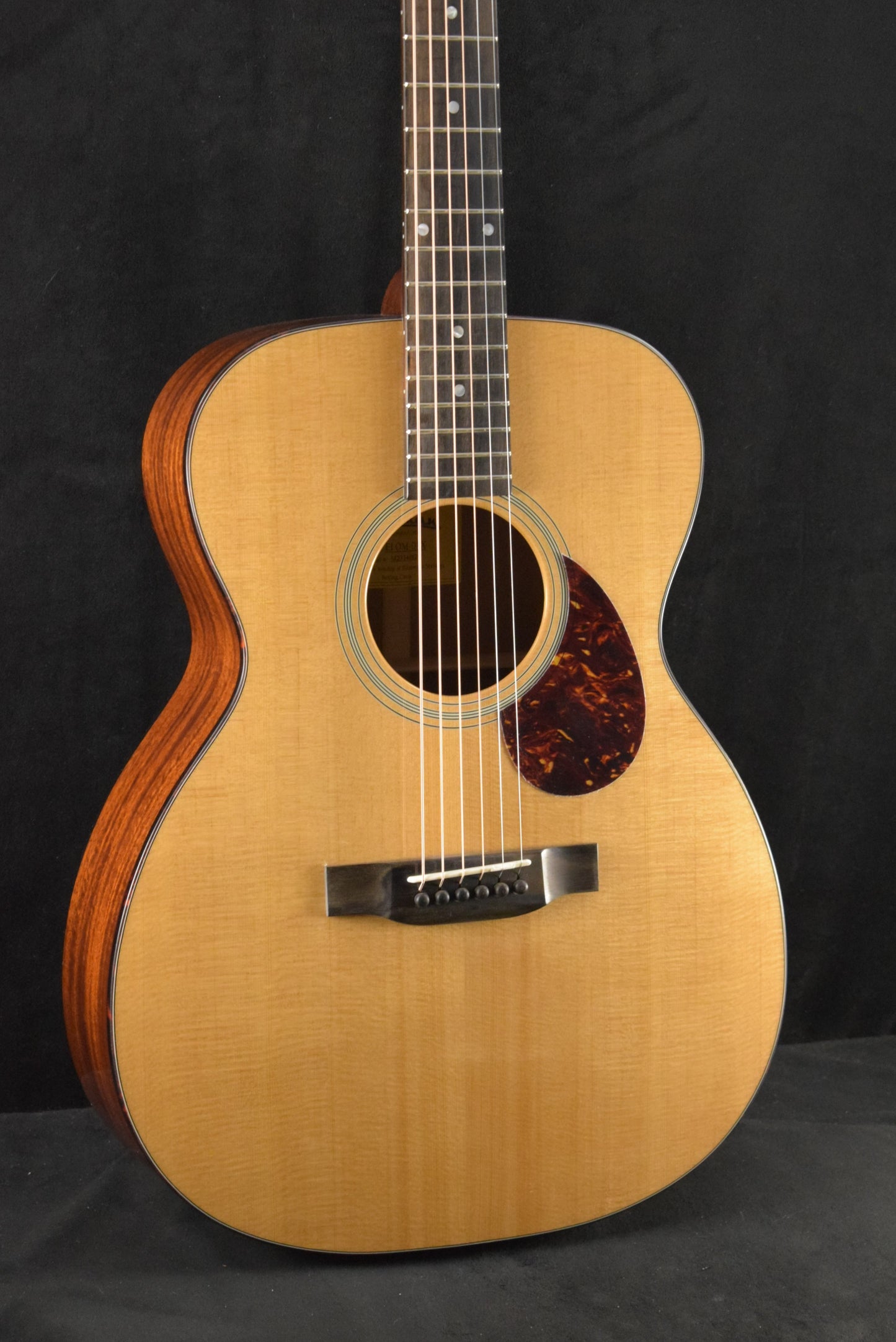 Eastman E1OM-DLX Acoustic-Electric Orchestra Model Natural Truetone Gloss