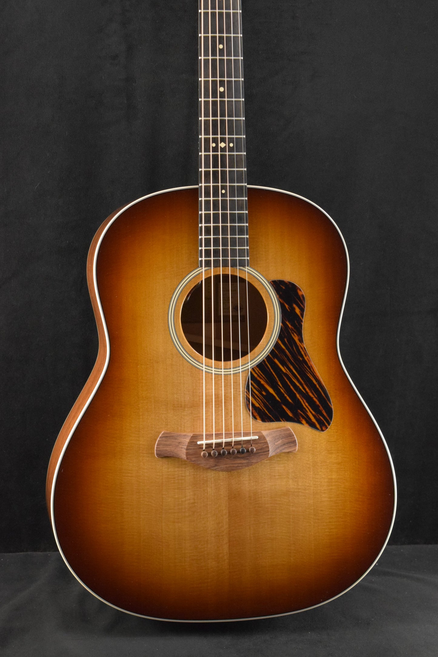 Taylor Gold Label 517e SB Sunburst w/ Firestripe Pickguard