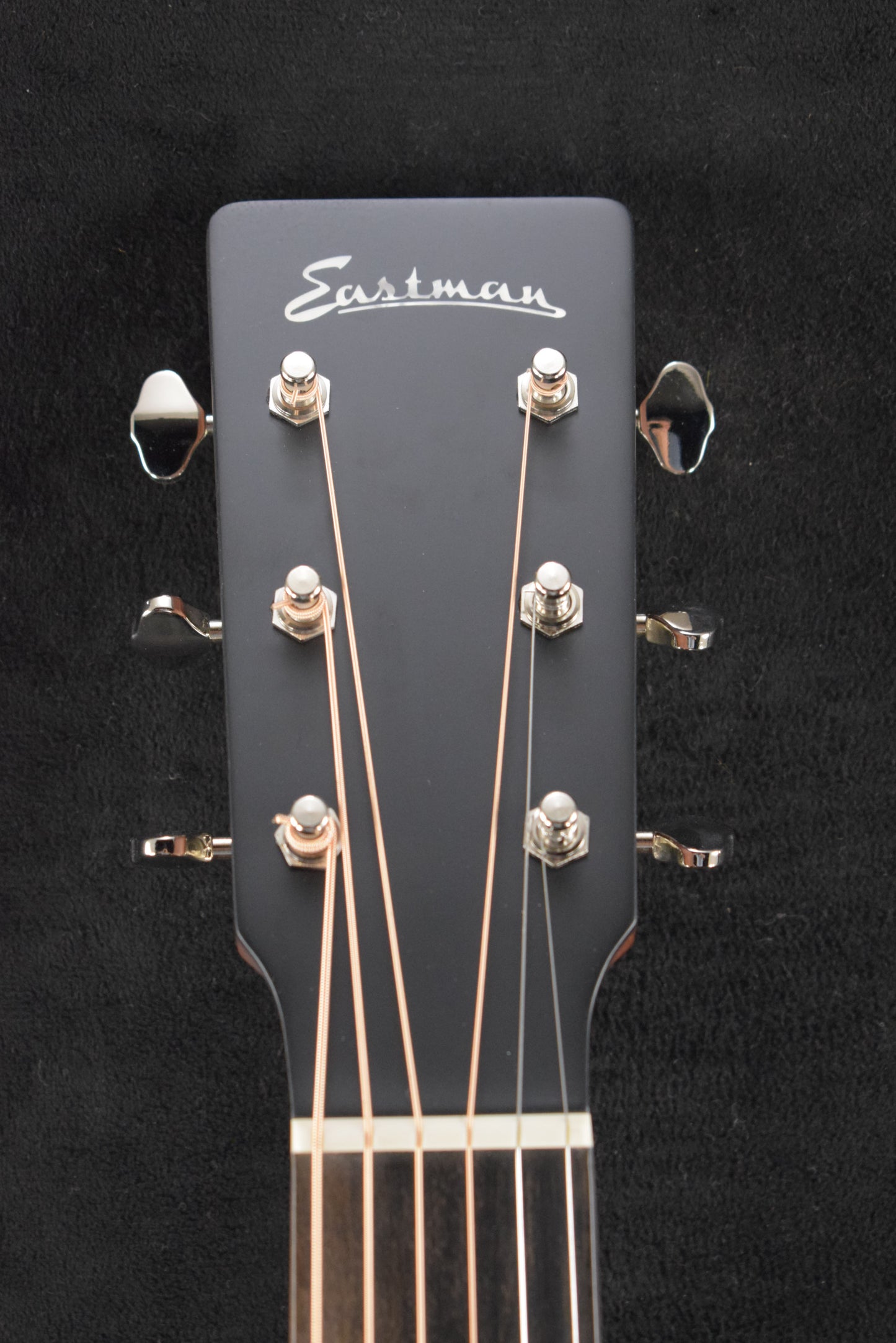 Eastman E1OM-DLX Acoustic-Electric Orchestra Model Natural Truetone Gloss