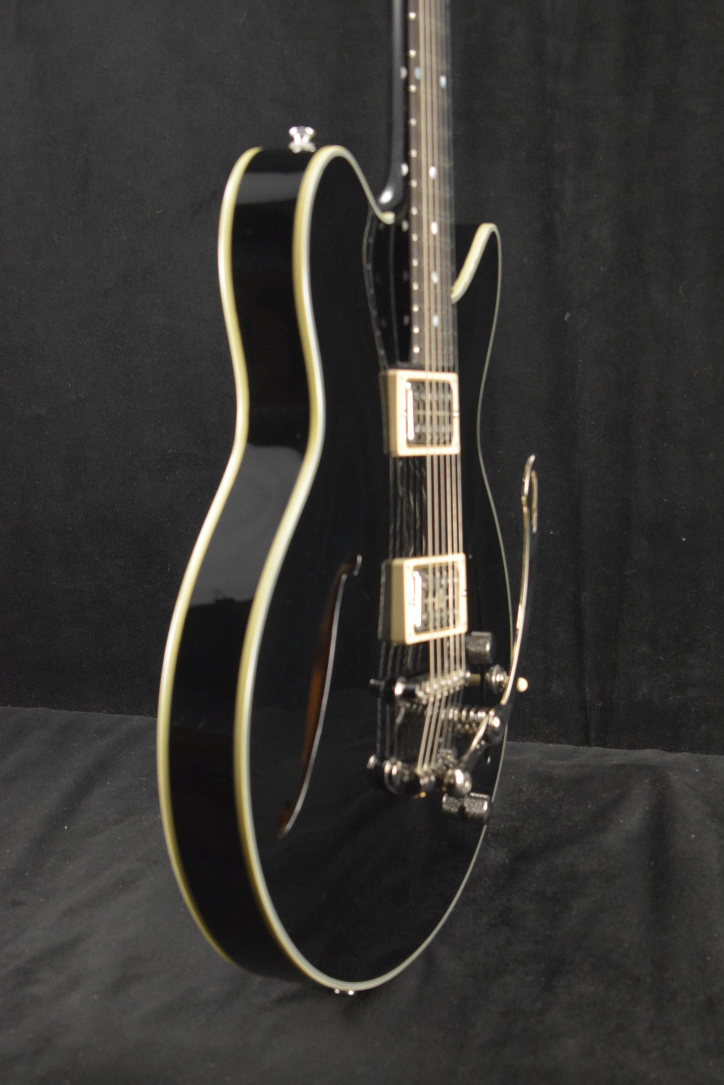 Eastman Romeo-NYC 14" Thinline Black Truetone Gloss