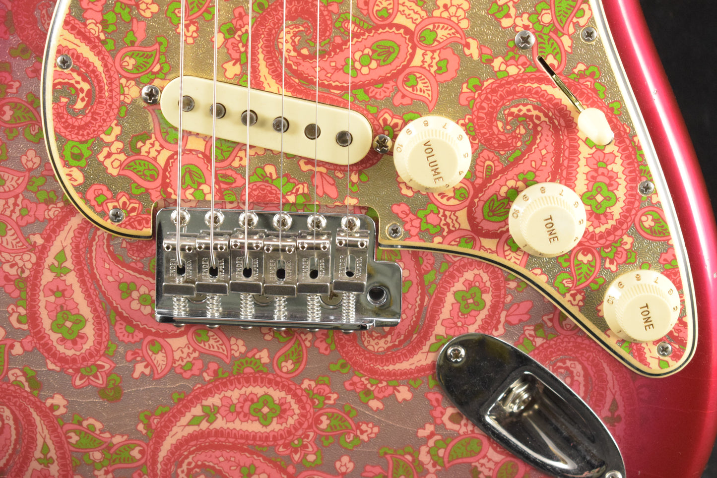 Fender Limited Edition '68 Stratocaster Journeyman Relic with Closet Classic Hardware Pink Paisley