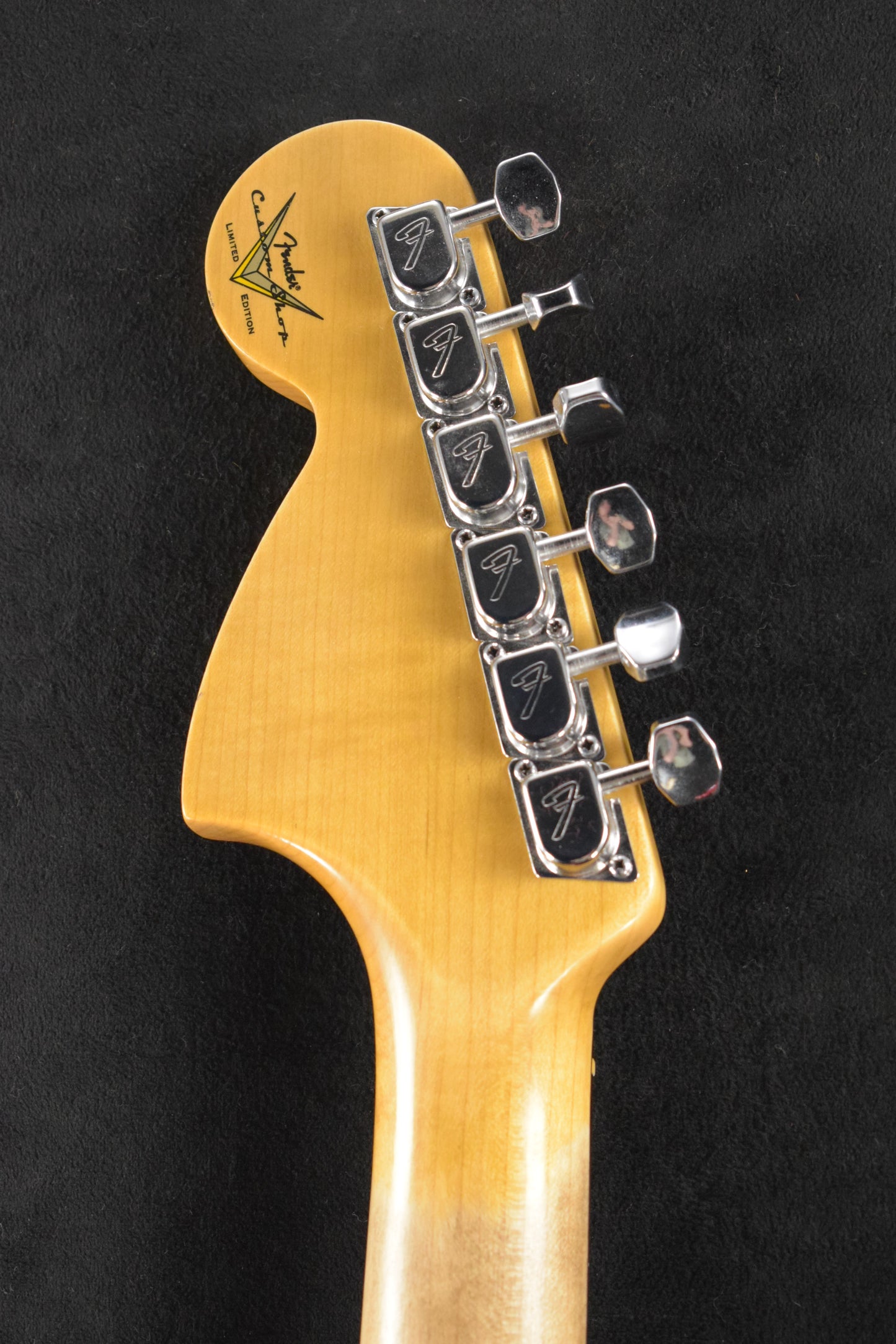 Fender Limited Edition '68 Stratocaster Journeyman Relic with Closet Classic Hardware Pink Paisley