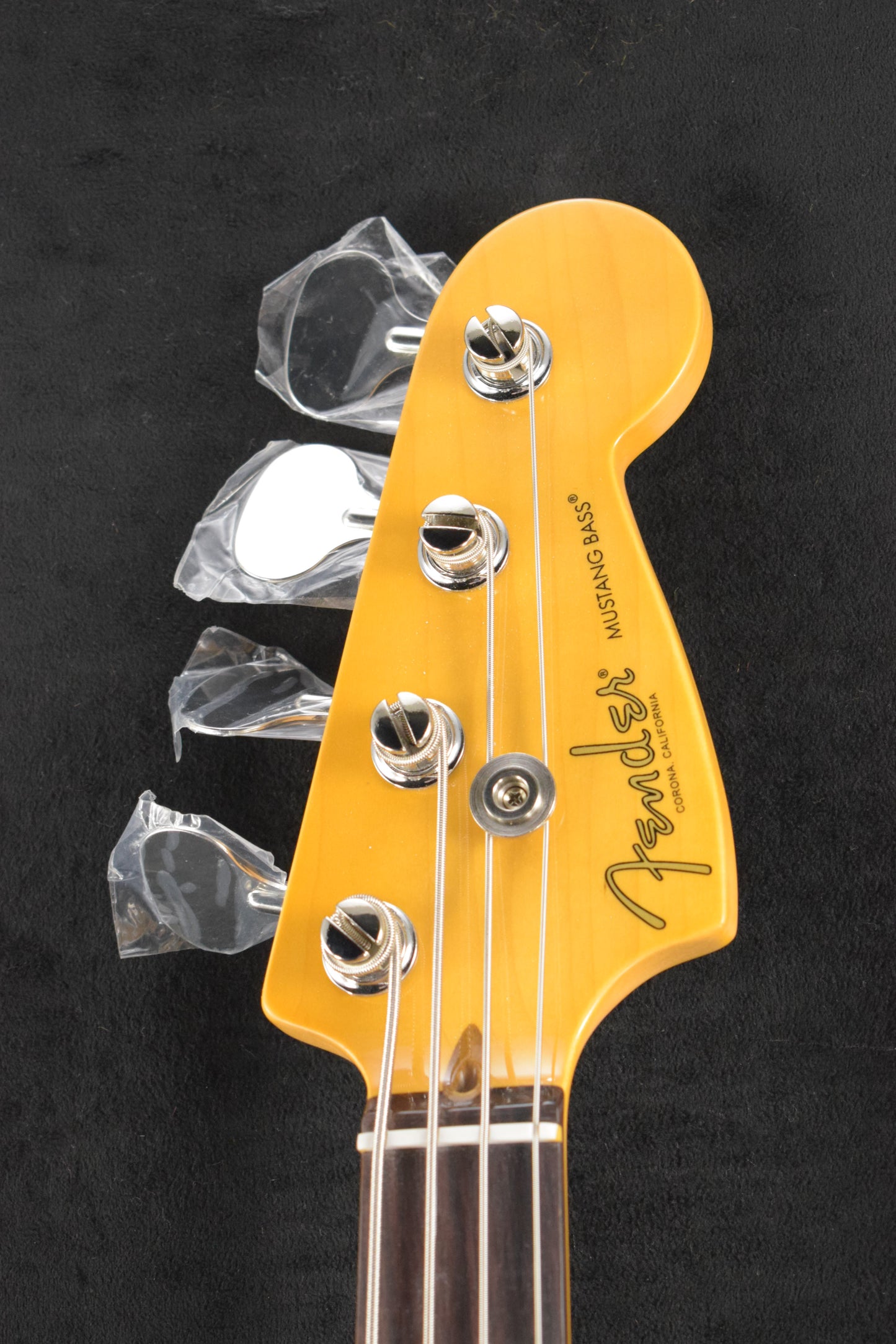 Fender American Professional Classic Mustang Bass 3-Color Sunburst Rosewood Fingerboard