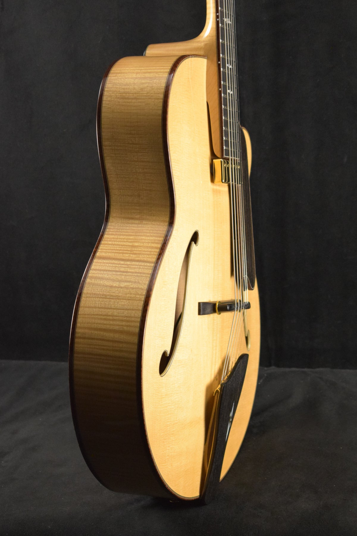 Eastman AR905CE-BD-TC Thermo-Cure 16" Archtop Blonde Truetone Gloss