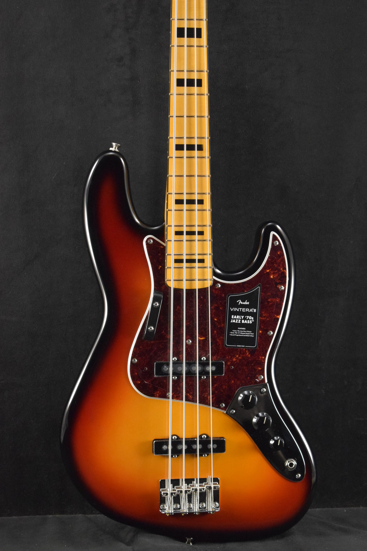 Fender Vintera III Early '70s Jazz Bass 3-Color Sunburst Maple Fingerboard
