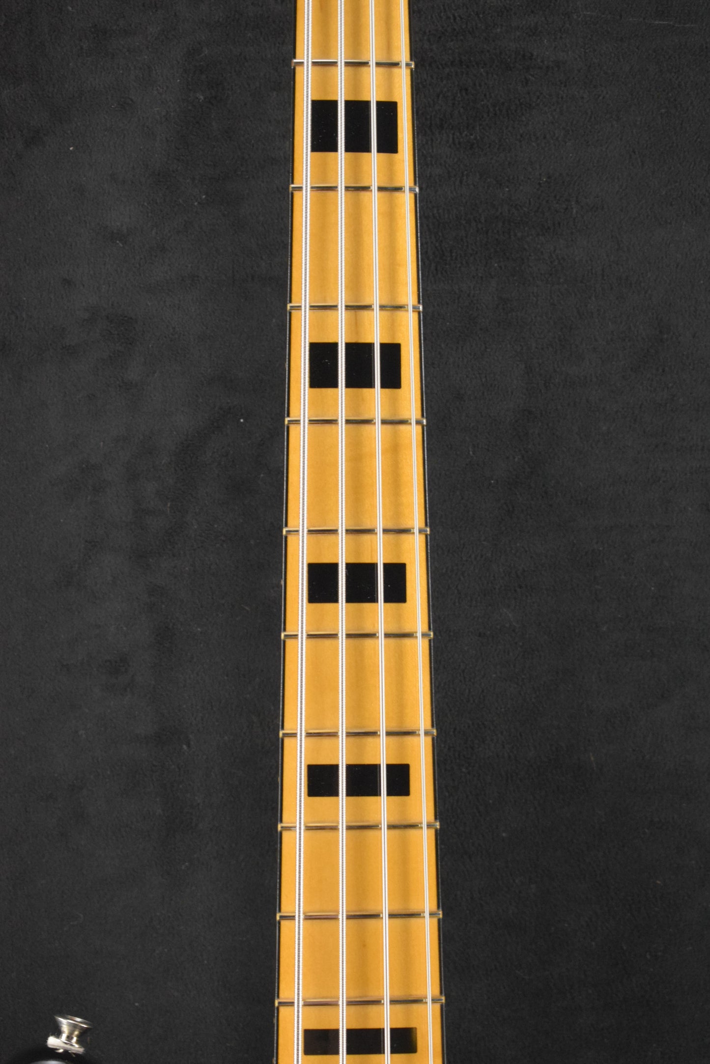 Fender Vintera III Early '70s Jazz Bass 3-Color Sunburst Maple Fingerboard